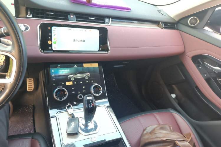 Used Land Rover Range Evoque 2022 Aurora L 249 PS R-Dynamic Luxury Edition Audio And AC Panel