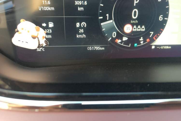 Used Land Rover Range Evoque 2022 Aurora L 249 PS R-Dynamic Luxury Edition Odometer Close Up