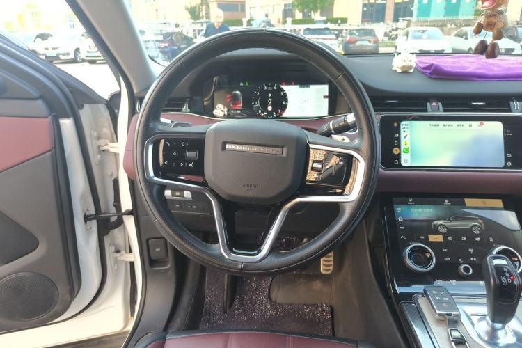 Used Land Rover Range Evoque 2022 Aurora L 249 PS R-Dynamic Luxury Edition Steering Wheel