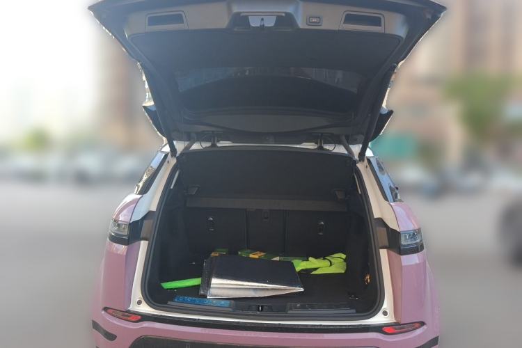 Used Land Rover Range Evoque 2022 Aurora L 249 PS R-Dynamic Luxury Edition Trunk