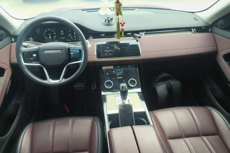 Used Land Rover Range Evoque 2022 Facelifted Aurora L 249 PS R-Dynamic Luxury Edition Center Console