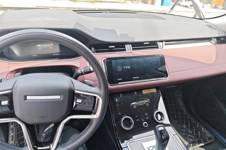 Used Land Rover Range Evoque 2022 Aurora L 249 PS R-Dynamic Luxury Edition Center Console