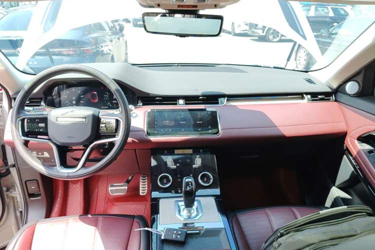 Used Land Rover Range Evoque 2022 Facelifted Aurora L 249 PS R-Dynamic HSE Luxury Edition Center Console
