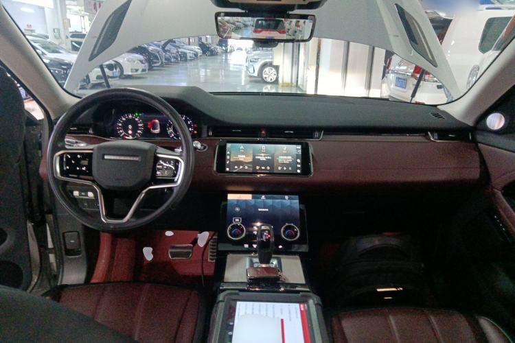 Used Land Rover Range Evoque 2022 Facelifted Aurora L 249 PS R-Dynamic HSE Luxury Edition Center Console