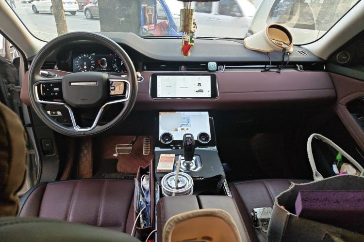 Used Land Rover Range Evoque 2022 Facelifted Aurora L 249 PS R-Dynamic Luxury Edition Center Console