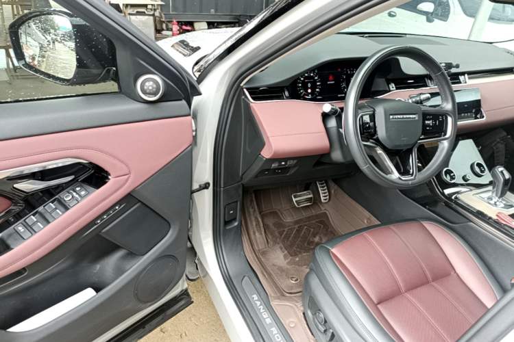 Used Land Rover Range Evoque 2022 Aurora L 249 PS R-Dynamic Luxury Edition Driver Seat