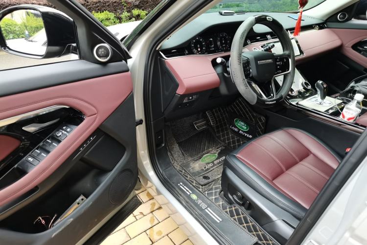 Used Land Rover Range Evoque 2022 Aurora L 249 PS R-Dynamic Luxury Edition Driver Seat