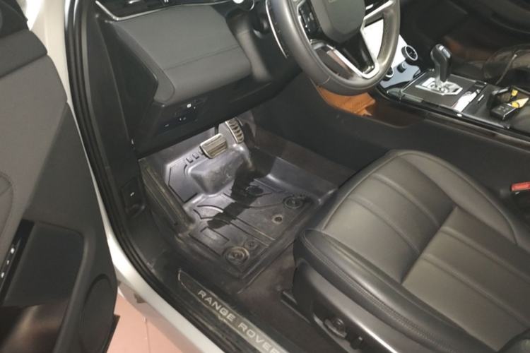 Used Land Rover Range Evoque 2022 Aurora L 249 PS R-Dynamic Collins Antique Bronze Special Edition Driver Seat