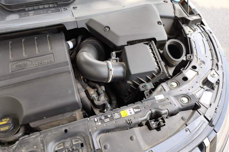Used Land Rover Range Evoque 2022 Facelifted Aurora L 249 PS R-Dynamic Luxury Edition Engine Bay Left