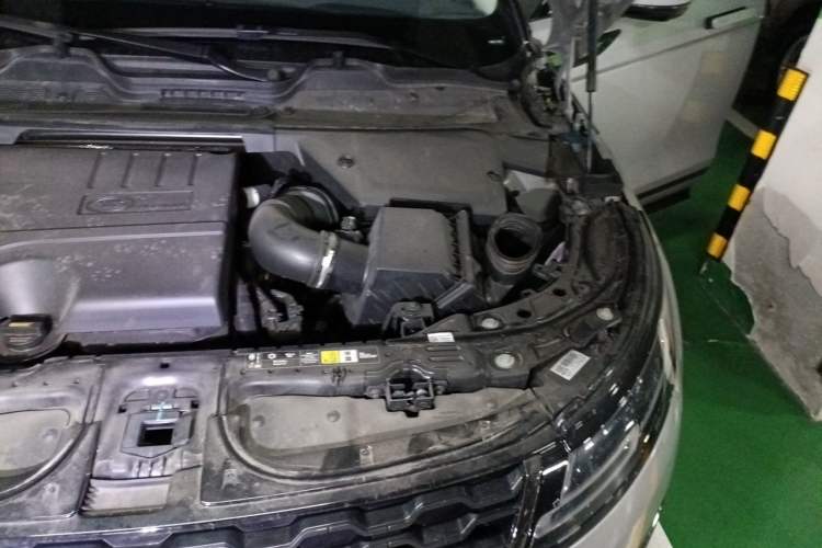 Used Land Rover Range Evoque 2022 Facelifted Aurora L 249 PS R-Dynamic HSE Luxury Edition Engine Bay Left