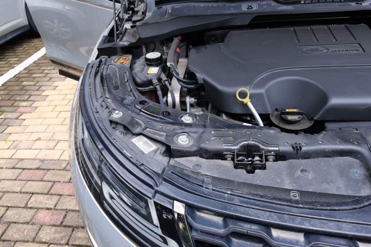 Used Land Rover Range Evoque 2022 Aurora L 249 PS R-Dynamic Luxury Edition Engine Bay Right