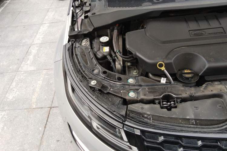 Used Land Rover Range Evoque 2022 Aurora L 249 PS R-Dynamic Luxury Edition Engine Bay Right