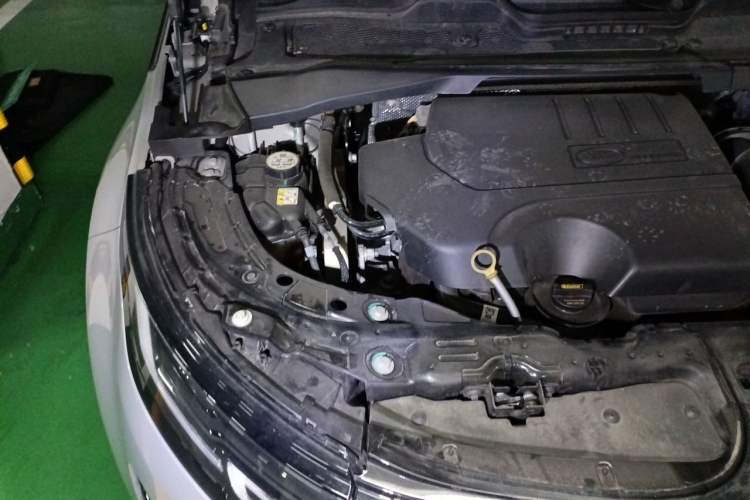 Used Land Rover Range Evoque 2022 Facelifted Aurora L 249 PS R-Dynamic HSE Luxury Edition Engine Bay Right