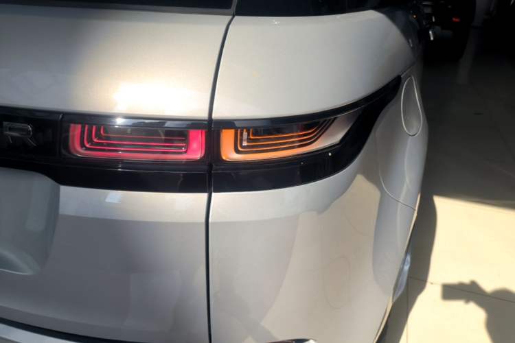Used Land Rover Range Evoque 2022 Facelifted Aurora L 249 PS R-Dynamic Luxury Edition Exterior 3
