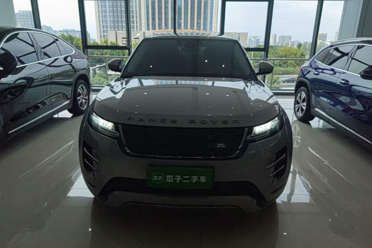 Used Land Rover Range Evoque 2022 Aurora L 249 PS R-Dynamic Luxury Edition Front