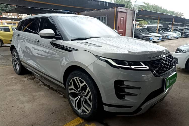 Used Land Rover Range Evoque 2022 Aurora L 249 PS R-Dynamic Luxury Edition Front Right 45 Deg