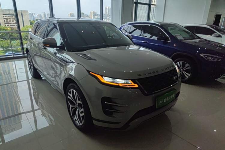 Used Land Rover Range Evoque 2022 Aurora L 249 PS R-Dynamic Luxury Edition Front Right 45 Deg