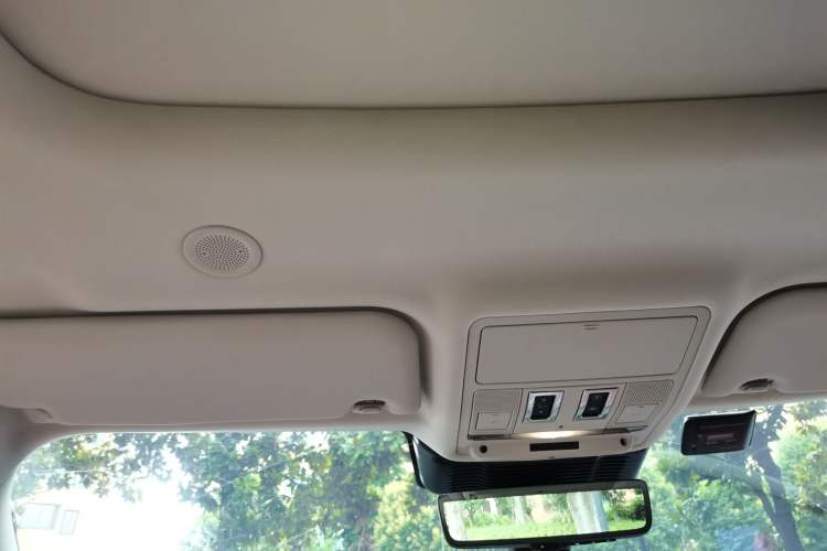 Used Land Rover Range Evoque 2022 Aurora L 249 PS R-Dynamic Luxury Edition Headliner