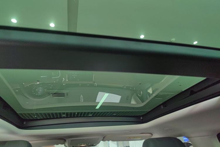 Used Land Rover Range Evoque 2022 Aurora L 249 PS R-Dynamic Luxury Edition Headliner