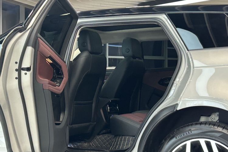 Used Land Rover Range Evoque 2022 Facelifted Aurora L 249 PS R-Dynamic Luxury Edition Interior 2