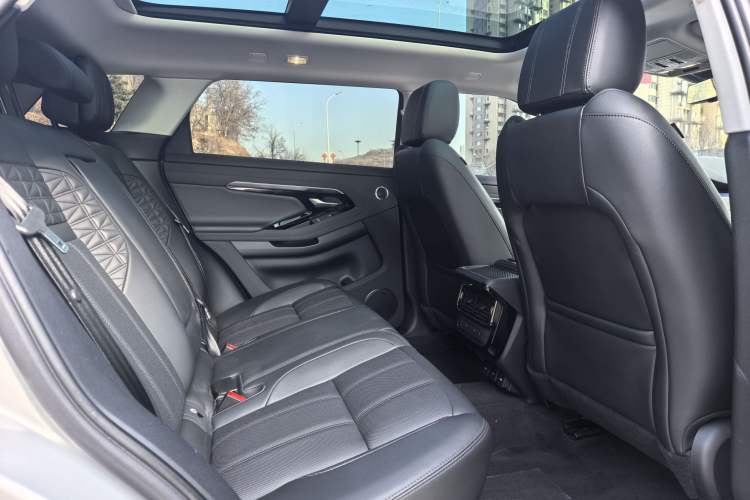 Used Land Rover Range Evoque 2022 Aurora L 249 PS R-Dynamic Collins Antique Bronze Special Edition Interior 5