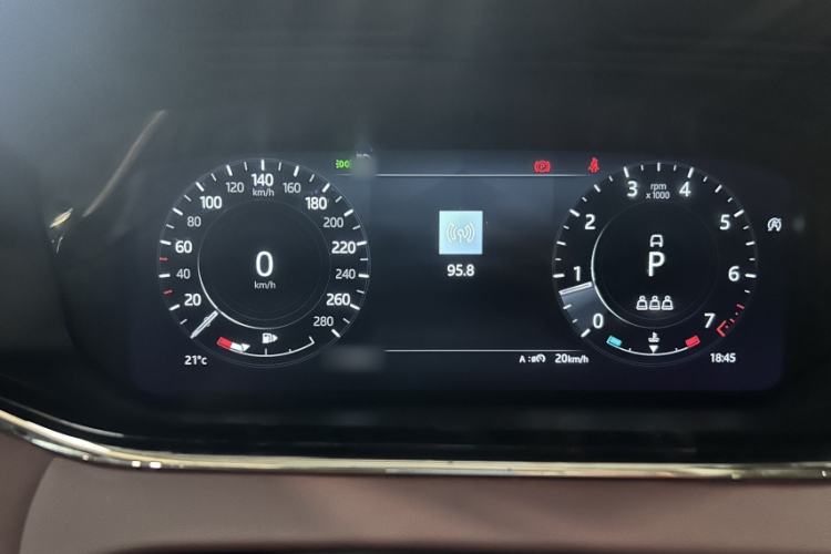 Used Land Rover Range Evoque 2022 Facelifted Aurora L 249 PS R-Dynamic Luxury Edition Interior 8