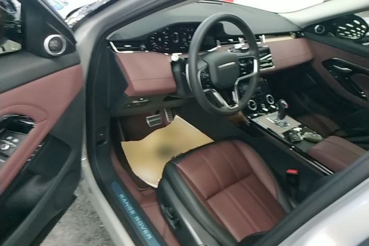Used Land Rover Range Evoque 2022 Aurora L 249 PS R-Dynamic Luxury Edition Left Front Seat