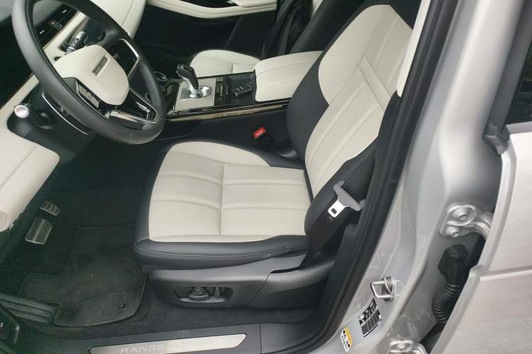 Used Land Rover Range Evoque 2022 Facelifted Aurora L 249 PS R-Dynamic Luxury Edition Left Front Seat