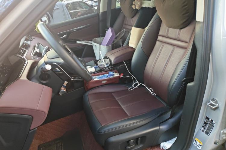 Used Land Rover Range Evoque 2022 Facelifted Aurora L 249 PS R-Dynamic Luxury Edition Left Front Seat