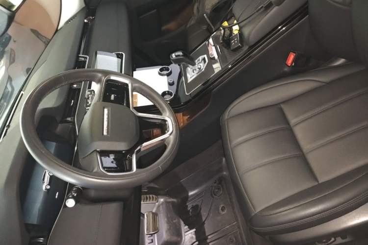 Used Land Rover Range Evoque 2022 Aurora L 249 PS R-Dynamic Collins Antique Bronze Special Edition Left Front Seat