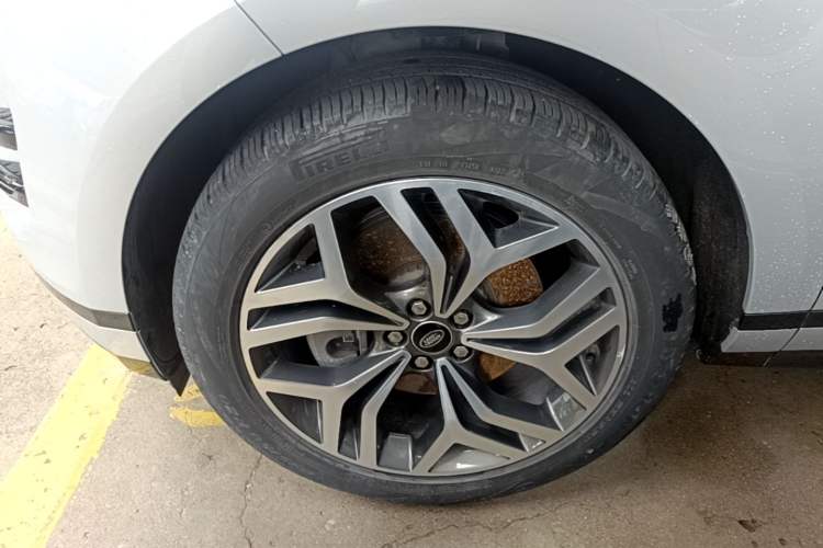 Used Land Rover Range Evoque 2022 Aurora L 249 PS R-Dynamic Luxury Edition Left Front Wheel Hub