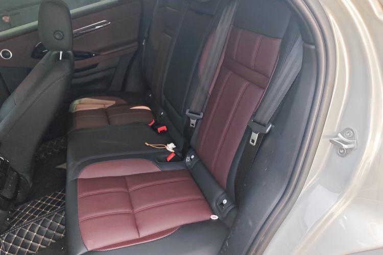 Used Land Rover Range Evoque 2022 Aurora L 249 PS R-Dynamic Luxury Edition Left Rear Seat