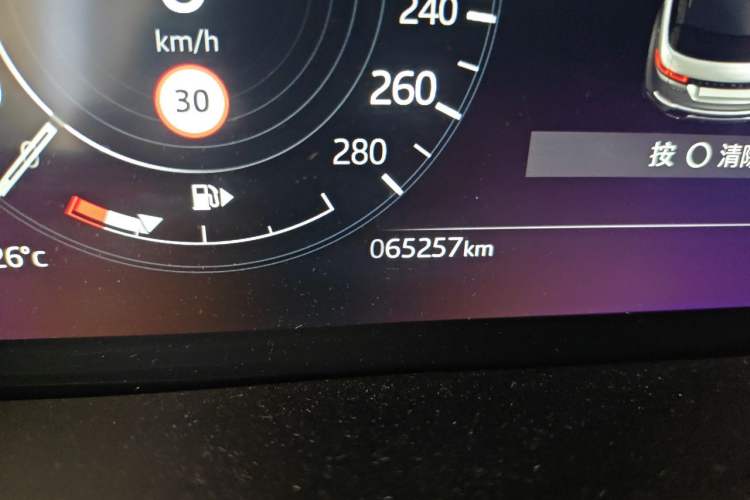 Used Land Rover Range Evoque 2022 Facelifted Aurora L 249 PS R-Dynamic Luxury Edition Odometer Close Up