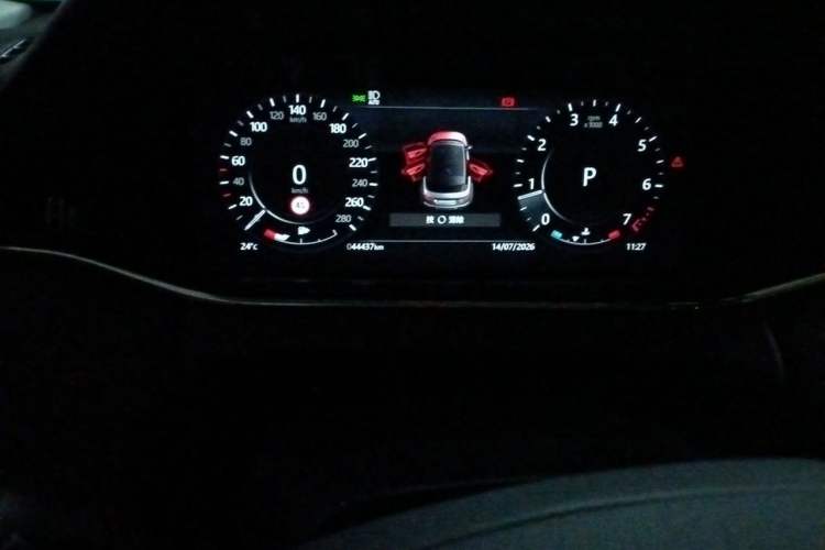 Used Land Rover Range Evoque 2022 Facelifted Aurora L 249 PS R-Dynamic HSE Luxury Edition Odometer Close Up