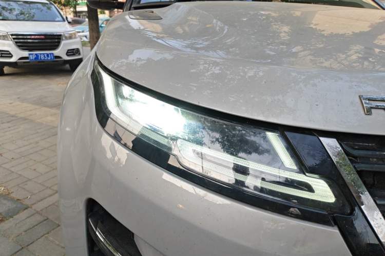 Used Land Rover Range Evoque 2022 Facelifted Aurora L 249 PS R-Dynamic Luxury Edition Right Front Headlight