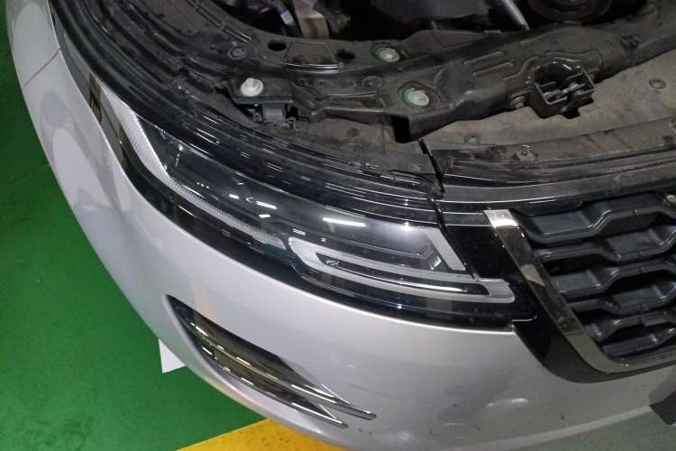 Used Land Rover Range Evoque 2022 Facelifted Aurora L 249 PS R-Dynamic HSE Luxury Edition Right Front Headlight