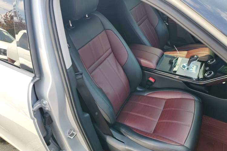 Used Land Rover Range Evoque 2022 Facelifted Aurora L 249 PS R-Dynamic HSE Luxury Edition Right Front Seat