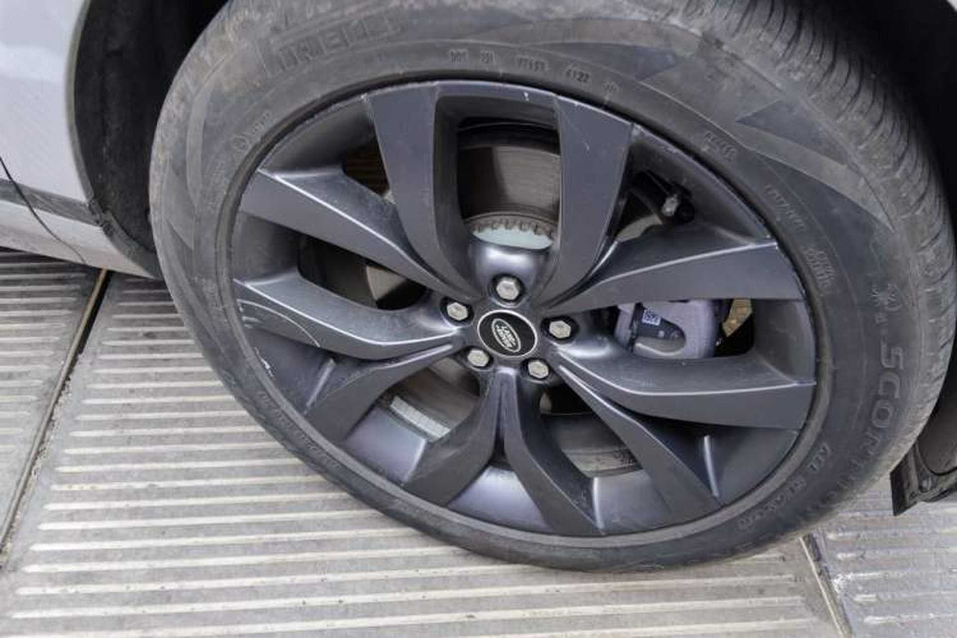 Used Land Rover Range Evoque 2022 Aurora L 249 PS R-Dynamic Collins Antique Bronze Special Edition Right Front Wheel Hub