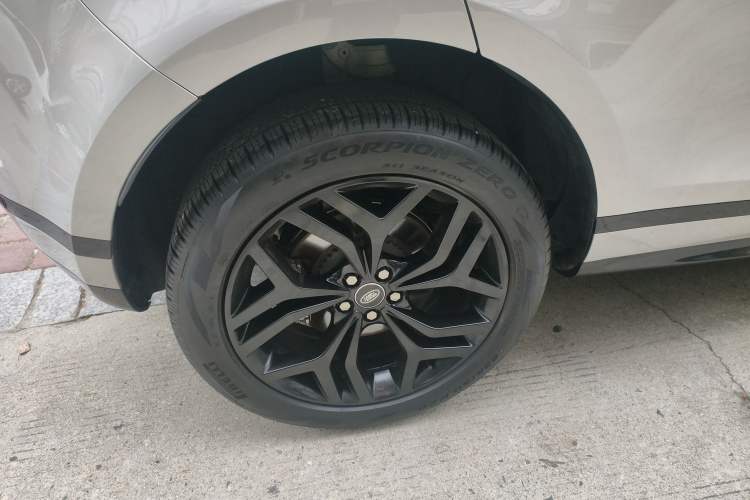 Used Land Rover Range Evoque 2022 Facelifted Aurora L 249 PS R-Dynamic Luxury Edition Right Rear Wheel Hub