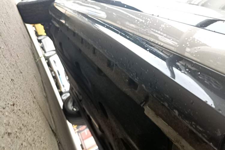 Used Land Rover Range Evoque 2022 Aurora L 249 PS R-Dynamic Luxury Edition Right Side Sill