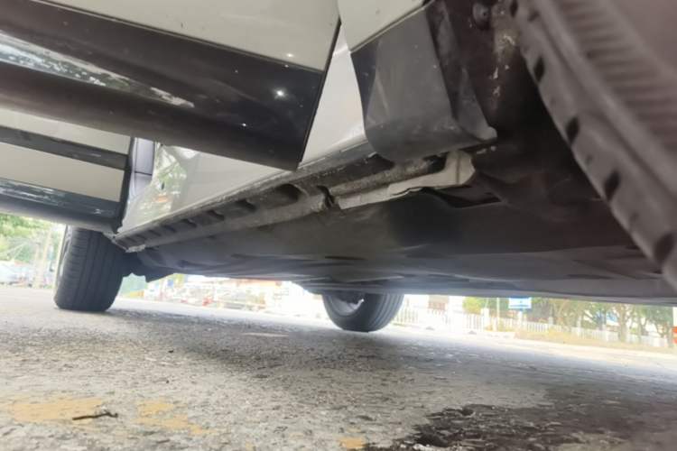 Used Land Rover Range Evoque 2022 Aurora L 249 PS R-Dynamic Luxury Edition Right Side Sill