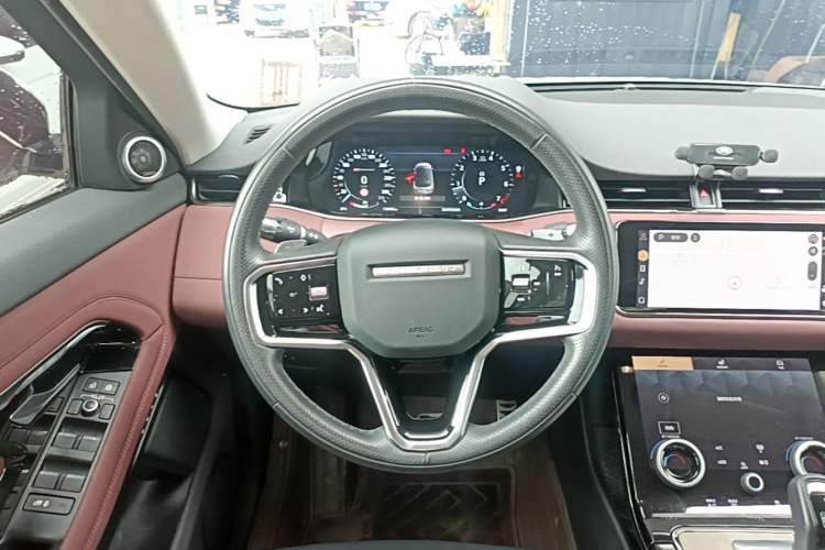 Used Land Rover Range Evoque 2022 Aurora L 249 PS R-Dynamic Luxury Edition Steering Wheel