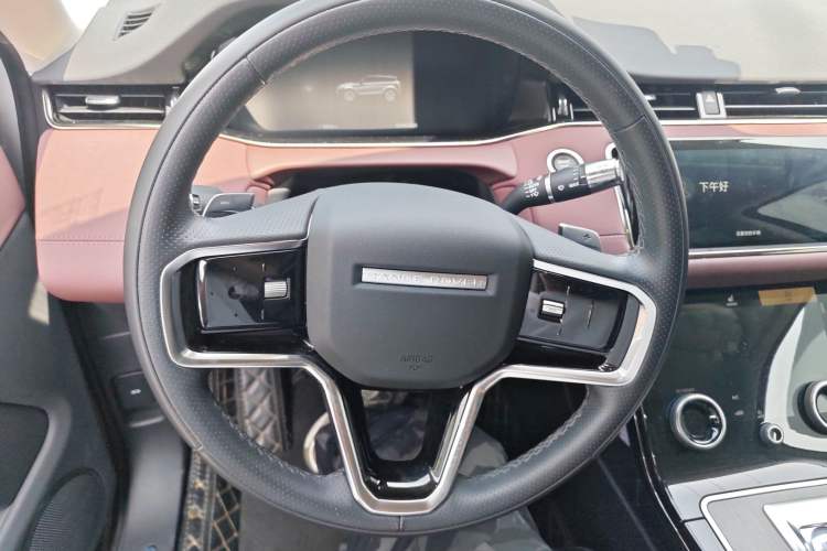 Used Land Rover Range Evoque 2022 Aurora L 249 PS R-Dynamic Luxury Edition Steering Wheel