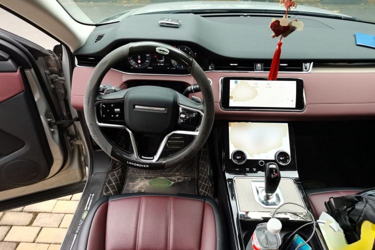Used Land Rover Range Evoque 2022 Aurora L 249 PS R-Dynamic Luxury Edition Steering Wheel