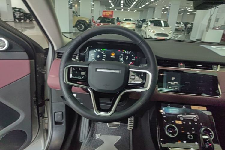 Used Land Rover Range Evoque 2022 Aurora L 249 PS R-Dynamic Luxury Edition Steering Wheel