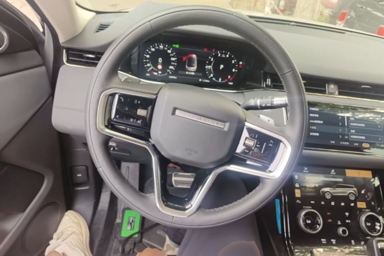 Used Land Rover Range Evoque 2022 Aurora L 249 PS R-Dynamic Luxury Edition Steering Wheel