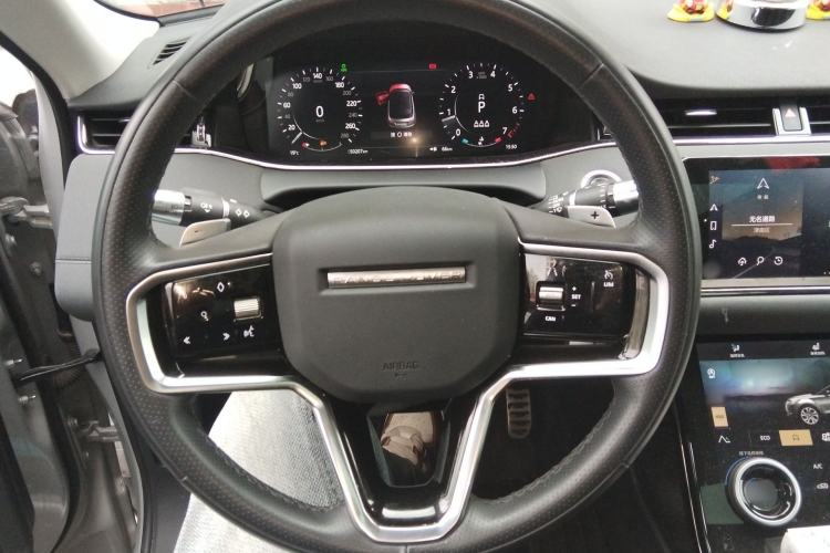 Used Land Rover Range Evoque 2022 Aurora L 249 PS R-Dynamic Luxury Edition Steering Wheel