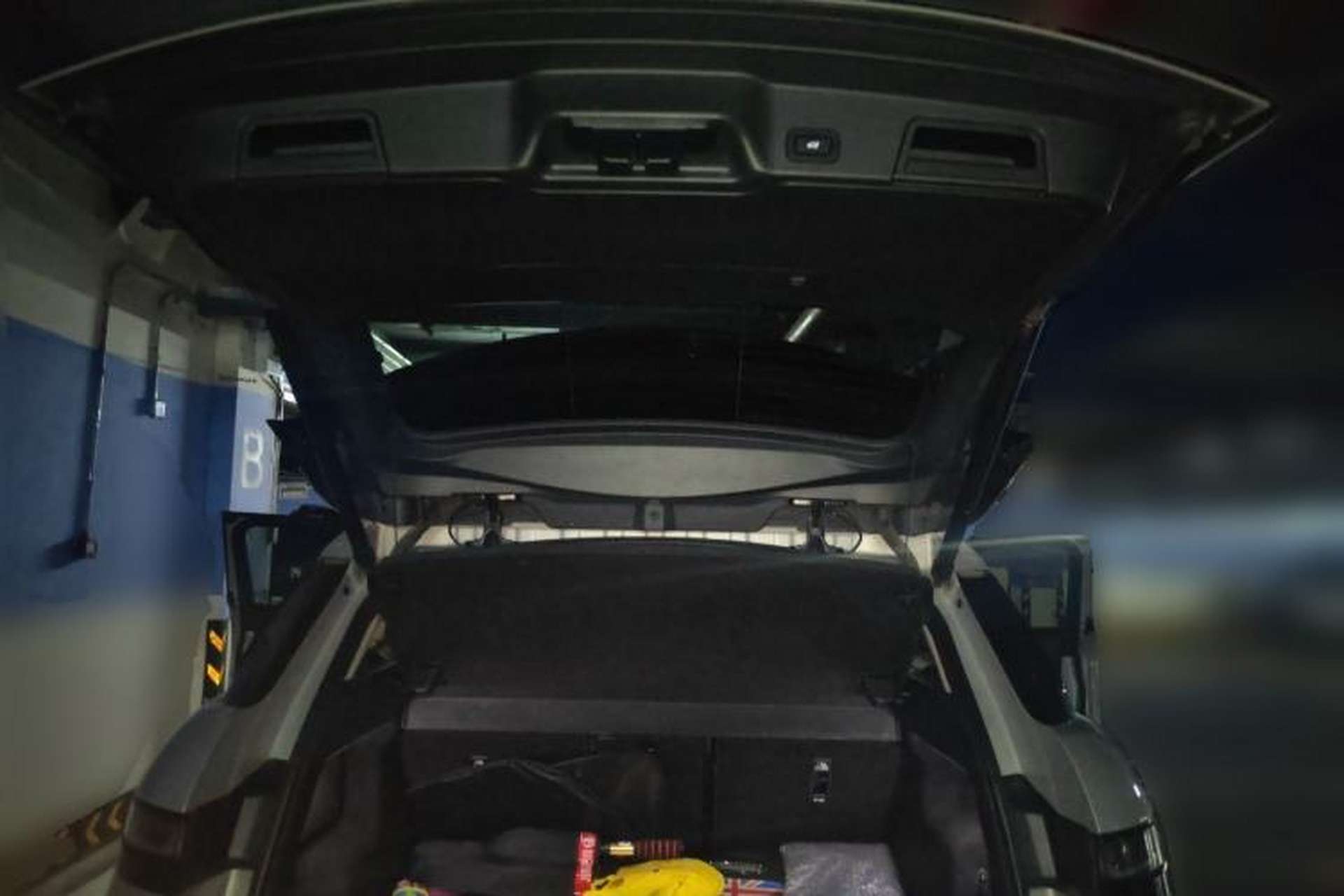 Used Land Rover Range Evoque 2022 Facelifted Aurora L 249 PS R-Dynamic Luxury Edition Trunk