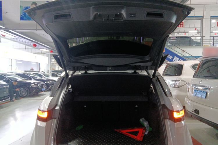 Used Land Rover Range Evoque 2022 Facelifted Aurora L 249 PS R-Dynamic HSE Luxury Edition Trunk
