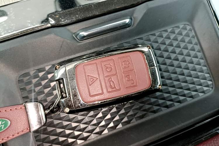 Used Land Rover Range Evoque 2022 Aurora L 249 PS R-Dynamic Luxury Edition Vehicle Key